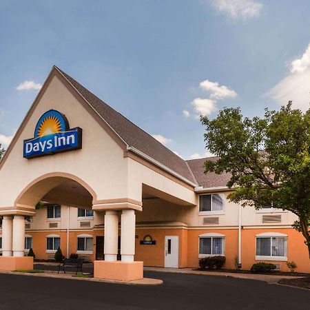 Days Inn By Wyndham Milan Sandusky South Exteriér fotografie